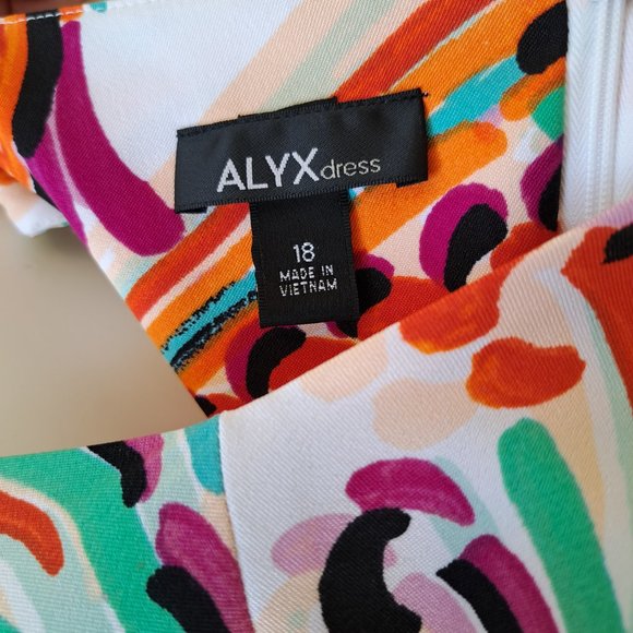 Dress - Picture 3 of 4